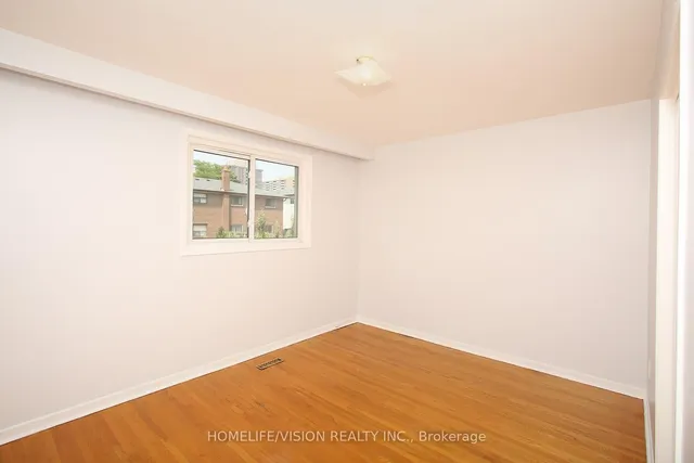 Additional image 23 of 64 Orangewood Cres