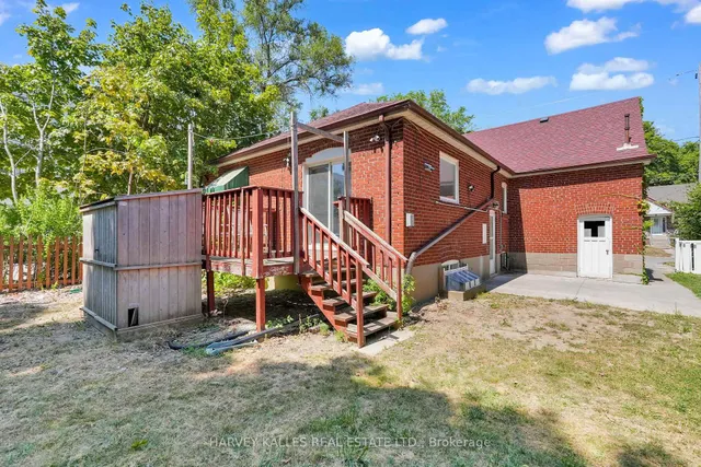 Additional image 16 of 547 Douglas Ave