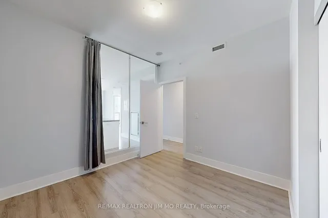 Additional image 26 of 32 Davenport Rd Unit 1706