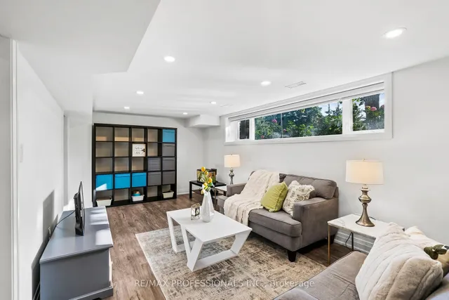 Additional image 44 of 11 Odessa Ave