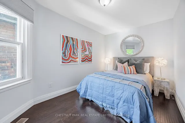 Additional image 20 of 532 Perth Ave