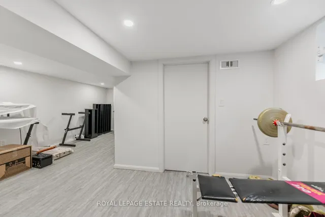 Additional image 24 of 28 Westbourne Ave