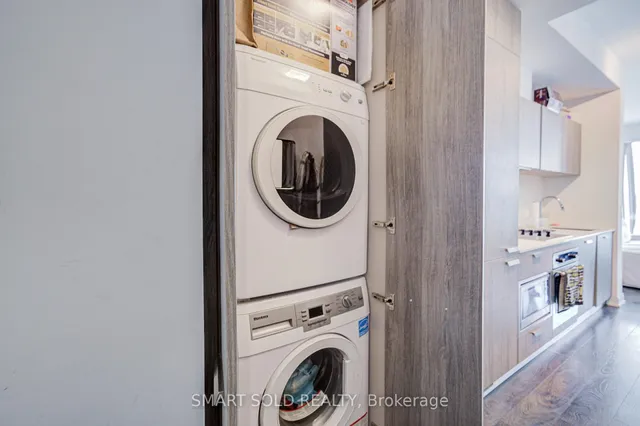 Additional image 30 of 50 Charles St Unit 2909