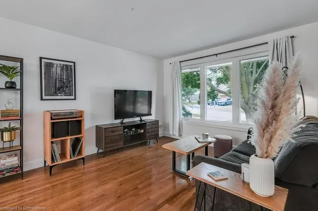 Additional image 5 of 120 Devonglen Dr