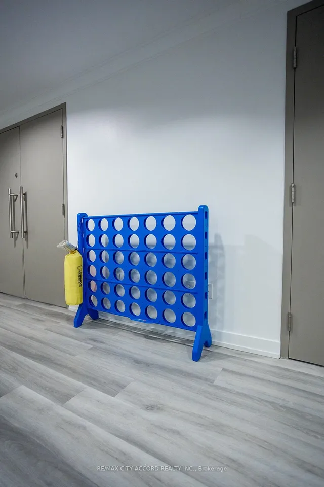 Additional image 7 of 816 Lansdowne Ave Unit 720