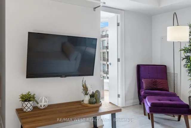 Additional image 12 of 155 Yorkville Ave Unit 704