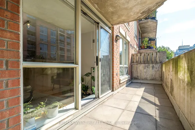 Additional image 21 of 1000 King St Unit 209