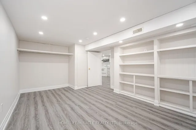 Additional image 36 of 81 Pettibone Sq