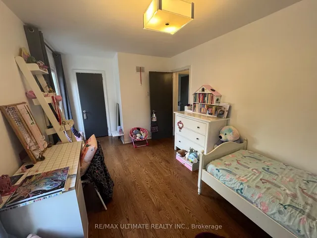 Additional image 18 of 10 Noel Ave