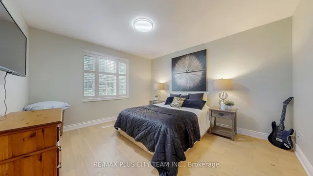 Additional image 25 of 34 Edge Park Ave