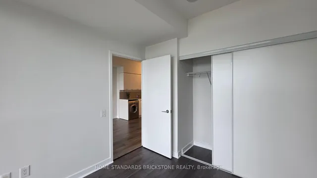 Additional image 17 of 29 Singer Crt Unit 2807