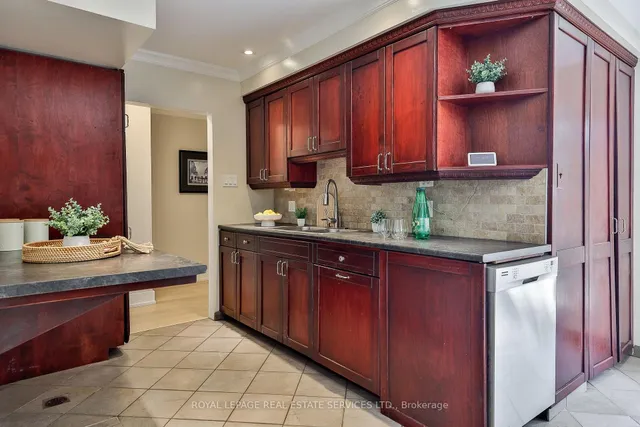 Additional image 12 of 45 Doonaree Dr