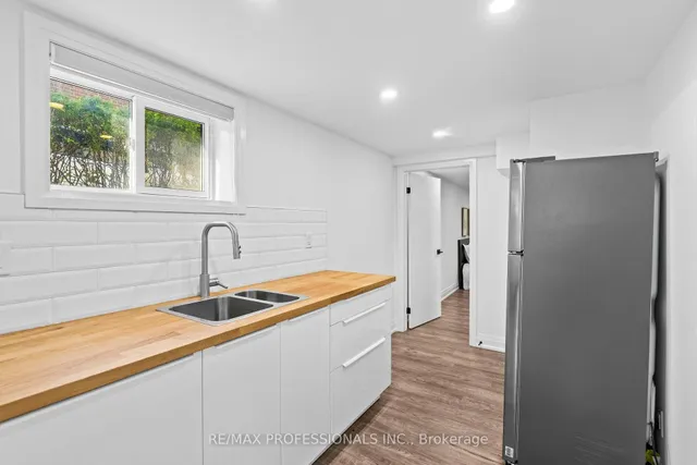 Additional image 43 of 11 Odessa Ave