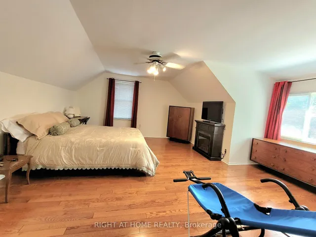 Additional image 29 of 159 ROSEMOUNT Ave