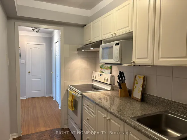 Additional image 11 of 3460 Keele St Unit 201