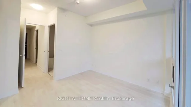 Additional image 6 of 2221 Yonge St Unit 902