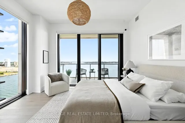 Additional image 14 of 118 Merchants Wharf Unit 910