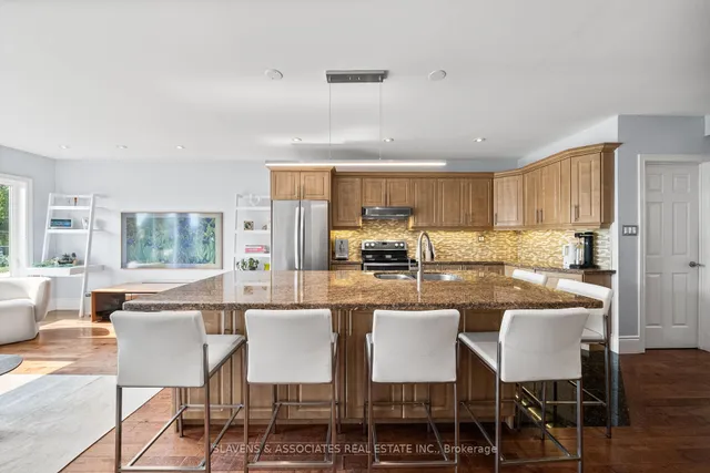 Additional image 12 of 102 Gilbert Ave