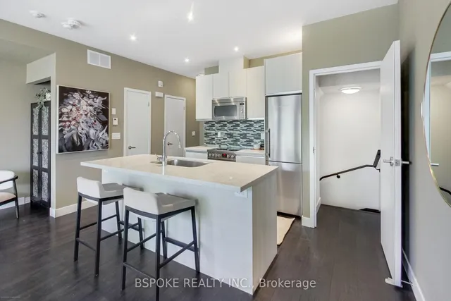 Additional image 3 of 441 Jane St Unit 210