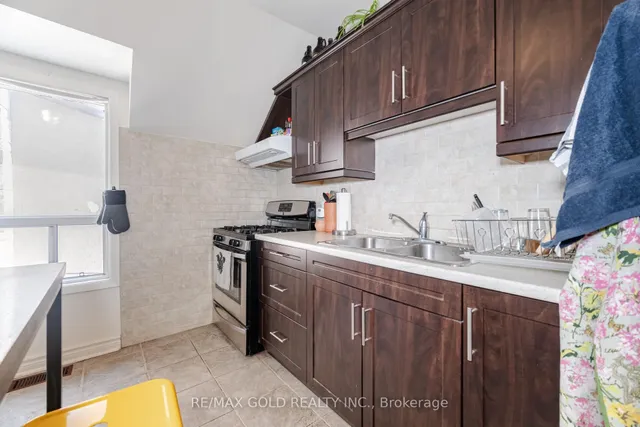 Additional image 19 of 60 Salem Ave