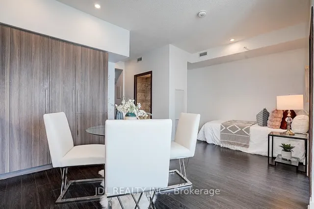 Additional image 17 of 19 Bathurst St Unit 3709