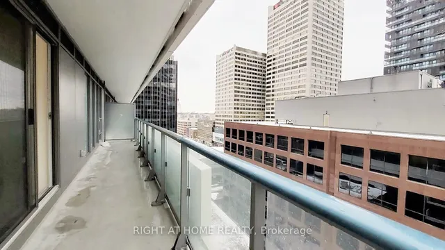 Additional image 13 of 2221 Yonge St Unit 902