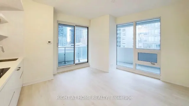 Additional image 3 of 2221 Yonge St Unit 902