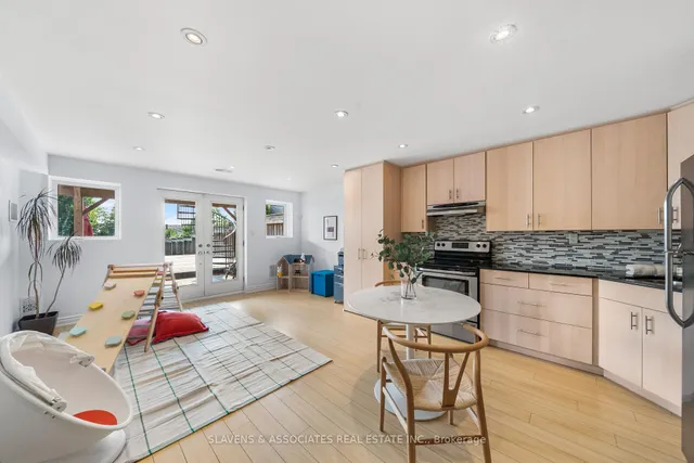 Additional image 31 of 102 Gilbert Ave