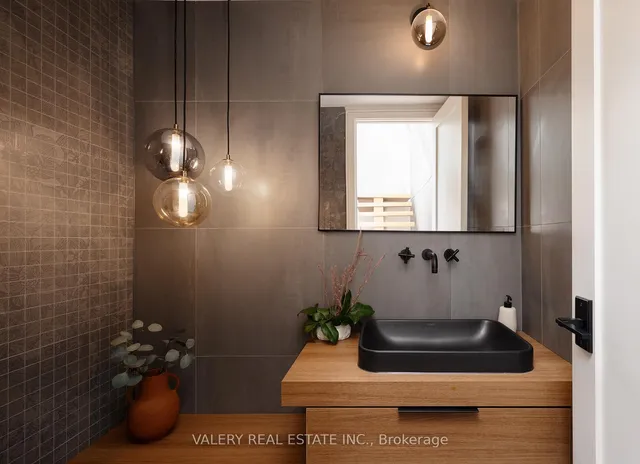 Additional image 24 of 83 Virginia Ave