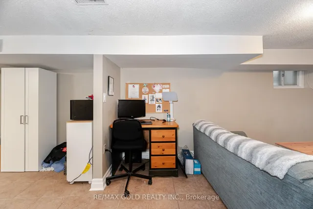 Additional image 33 of 60 Salem Ave