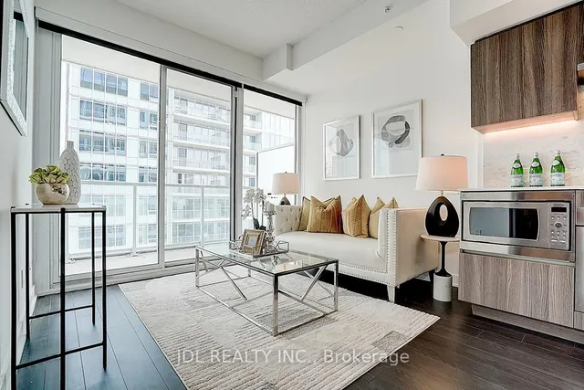 Additional image 19 of 19 Bathurst St Unit 3709