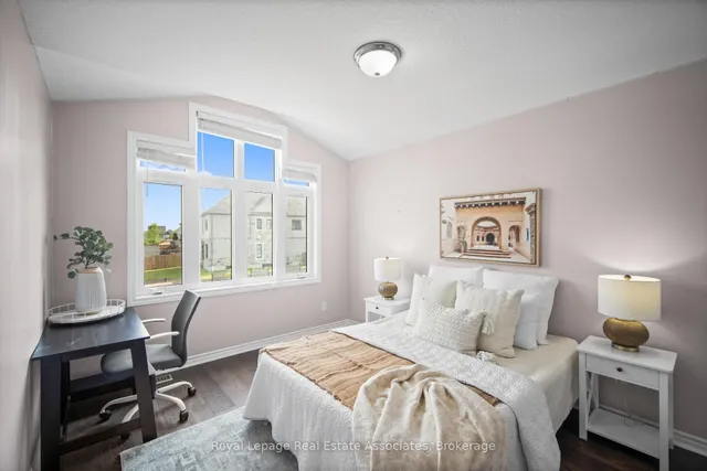 Additional image 26 of 439 Moorlands Cres