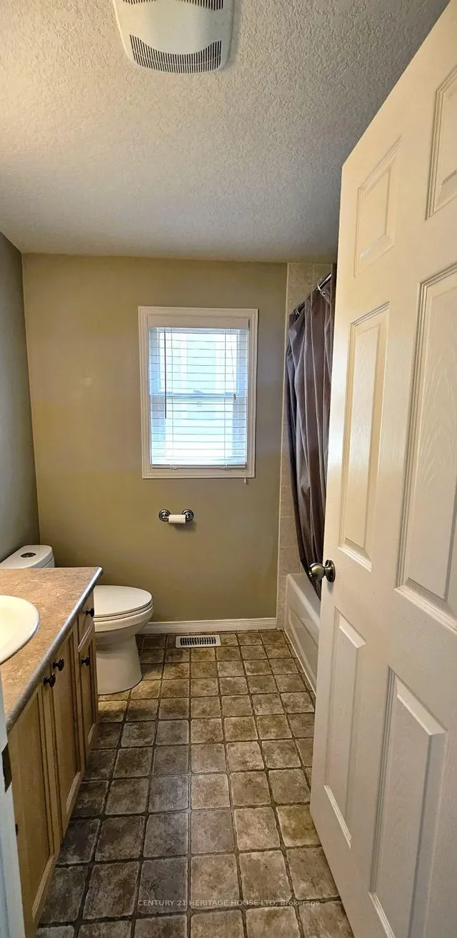 Additional image 32 of 256 Sienna Cres