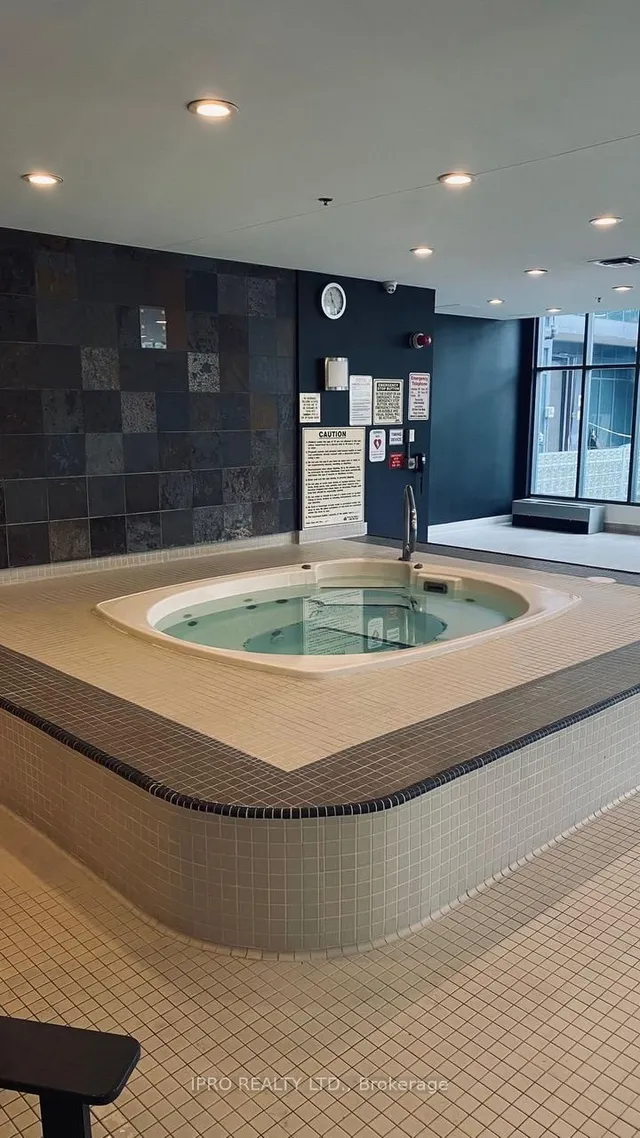 Additional image 13 of 219 Fort York Blvd Unit 1407