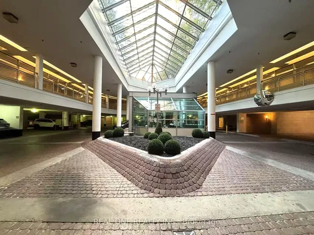 Additional image 36 of 711 Bay St Unit 1012