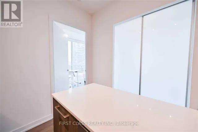 Additional image 8 of 1 Yorkville Ave Unit 608