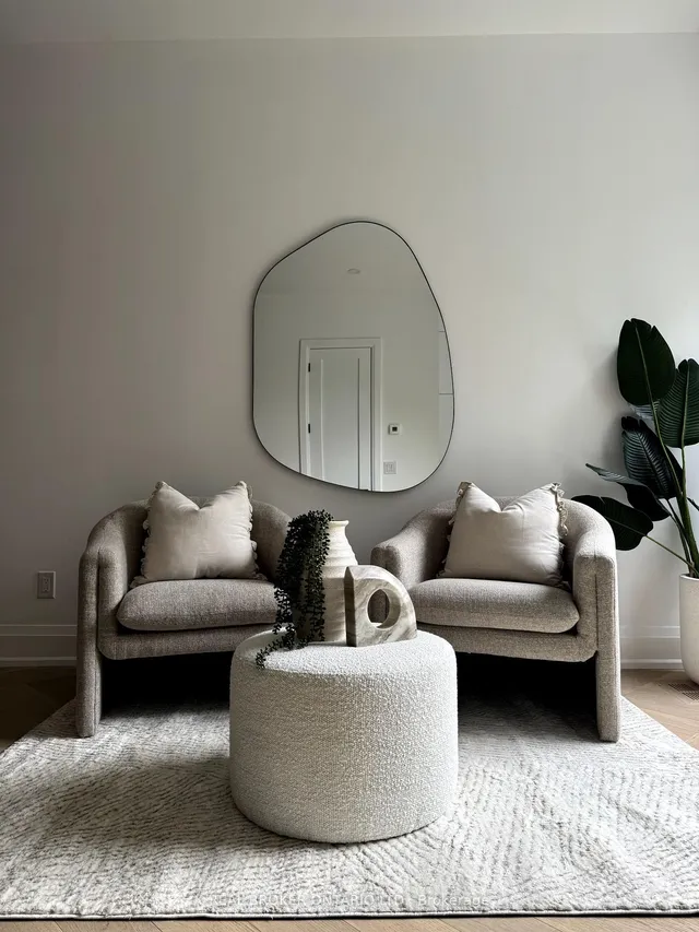 Additional image 8 of 98 Hogarth Ave