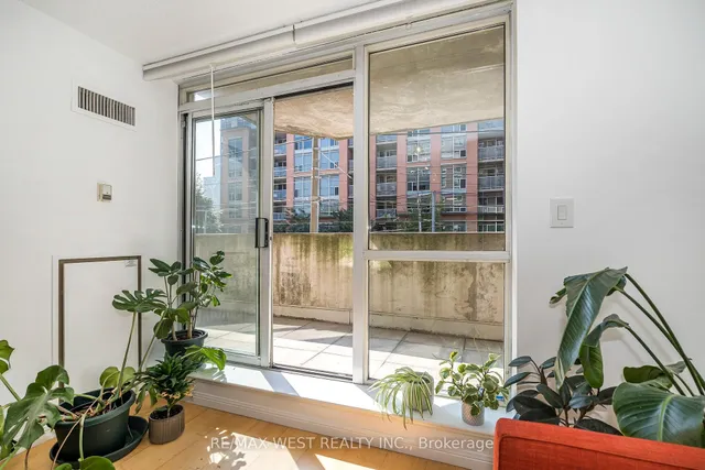 Additional image 20 of 1000 King St Unit 209