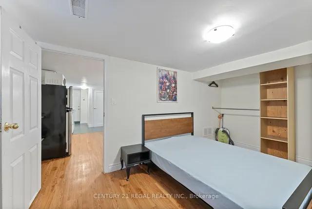 Additional image 37 of 32 Chamberlain Ave