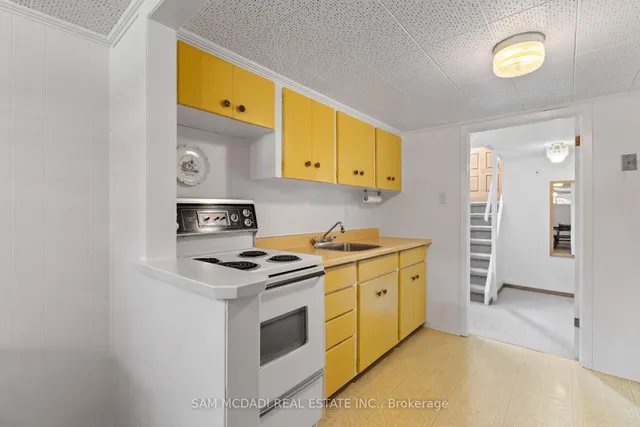 Additional image 42 of 70 Frost St