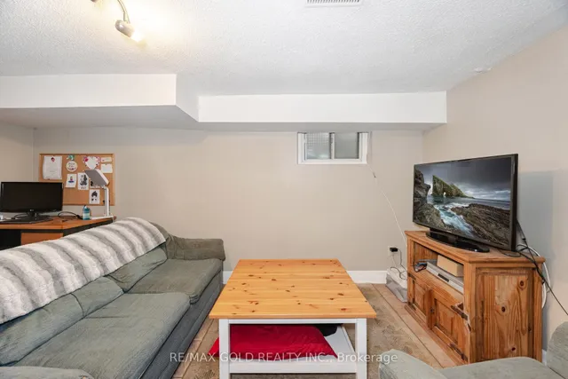 Additional image 31 of 60 Salem Ave