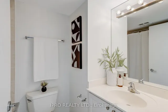 Additional image 8 of 219 Fort York Blvd Unit 1407