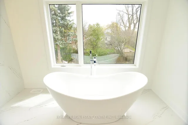 Additional image 30 of 1 Camilla Cres