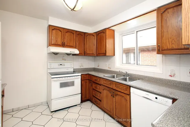 Additional image 10 of 64 Orangewood Cres
