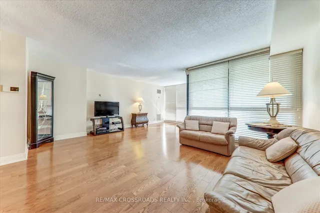 Additional image 17 of 1 Concorde Pl Unit 405