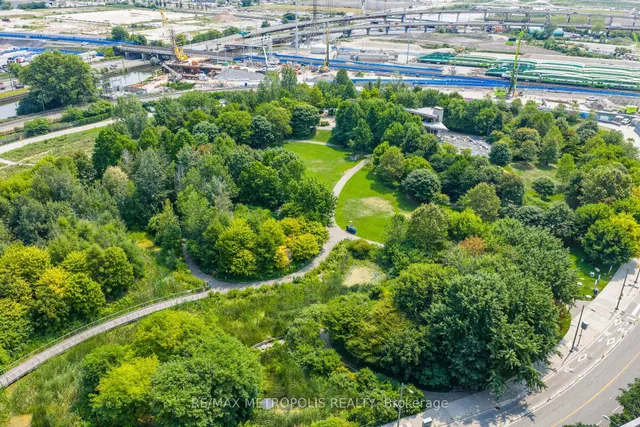 Additional image 35 of 21 Lawren Harris Sq Unit 1213