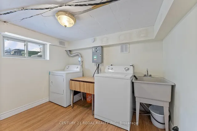 Additional image 44 of 32 Chamberlain Ave