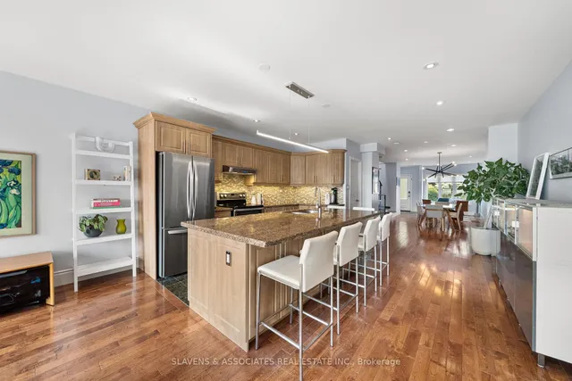 Additional image 11 of 102 Gilbert Ave