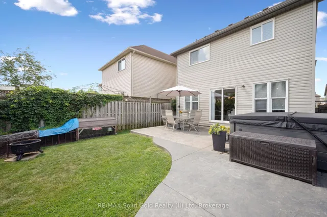 Additional image 32 of 12 Frankfurt St