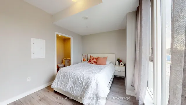 Additional image 18 of 1195 The Queens Way Unit 3